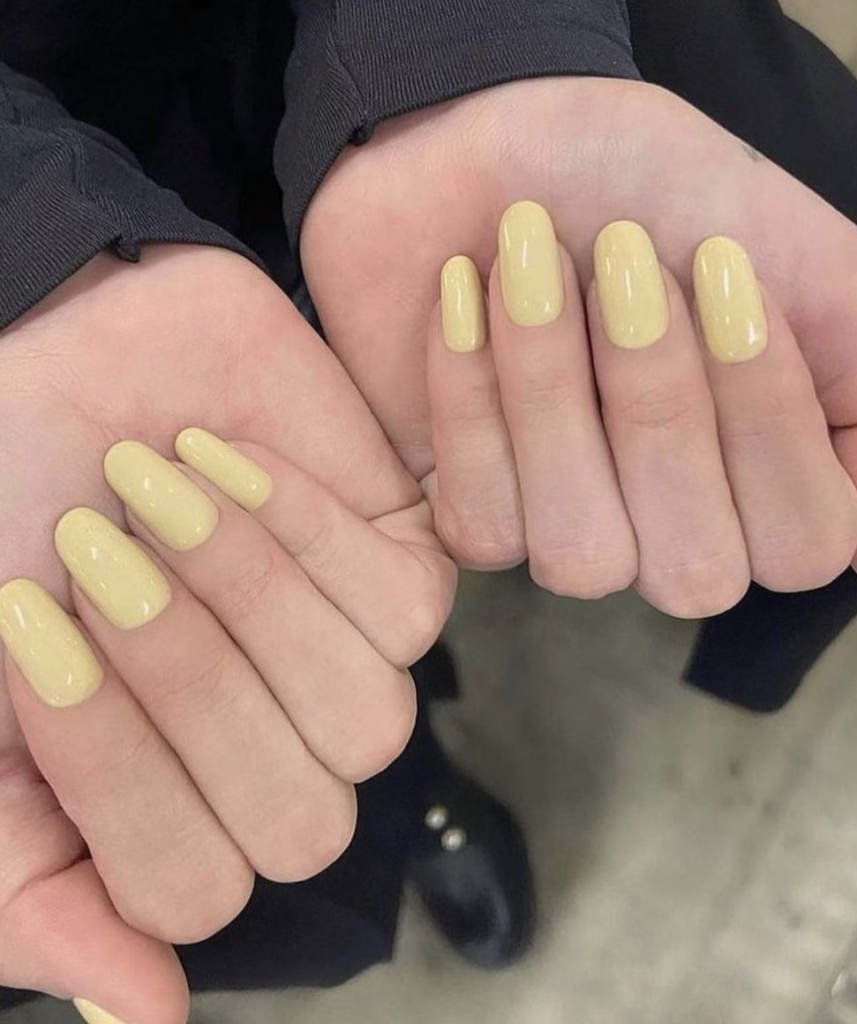 Lemonade nails