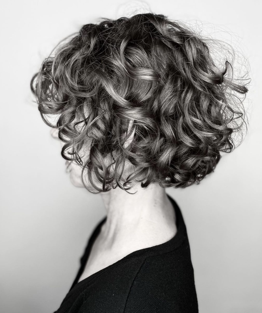 Dry haircut: Το κούρεμα που βασίζεται στη φυσική υφή των μαλλιών