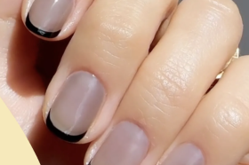 Pantyhose nails: Βρήκαμε το πιο σέξυ manicure για το 2024