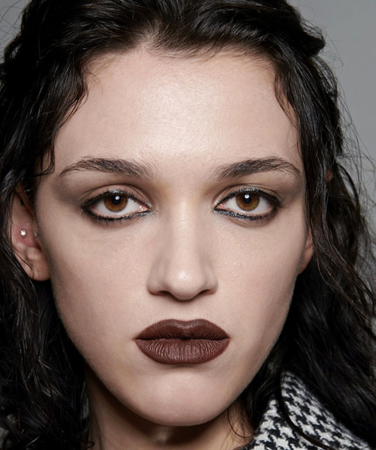 Soft goth make up: Η πιο χειμερινή τάση στο μακιγιάζ