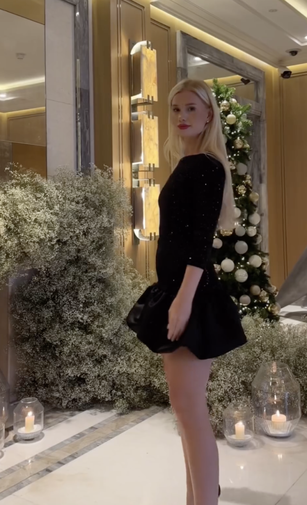  Αυτό είναι το φόρεμα από τα Zara που έγινε viral για το ρεβεγιόν της Πρωτοχρονιάς! 