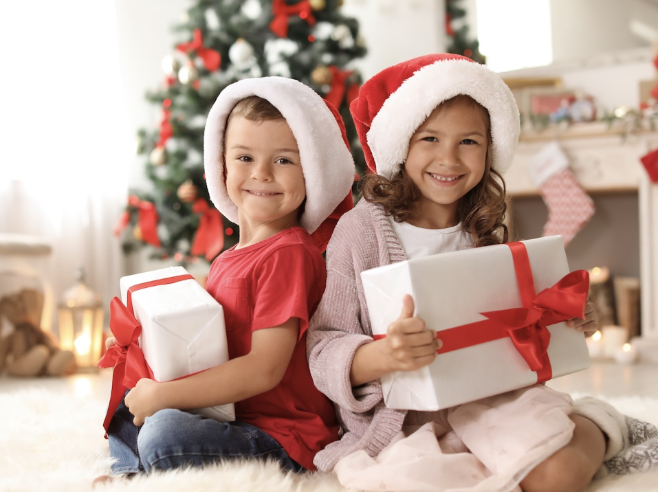 Χριστούγεννα: Ο κανόνας των πέντε δώρων για τo παιδί σας!