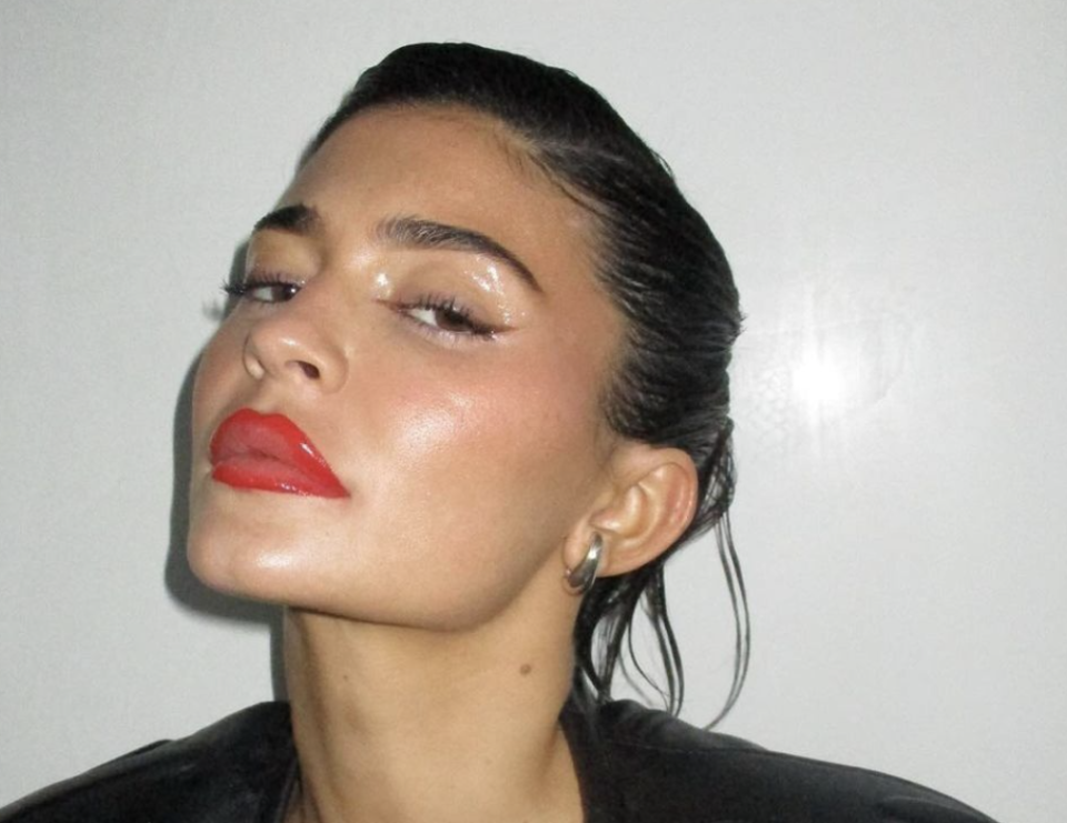Fish Lips: Η τάση στα χείλη που φέρνει η Kylie Jenner
