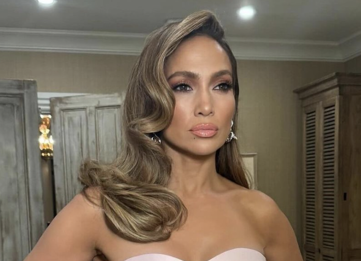 Χρυσές Σφαίρες 2024: To υπέροχο μανικιούρ της Jennifer Lopez