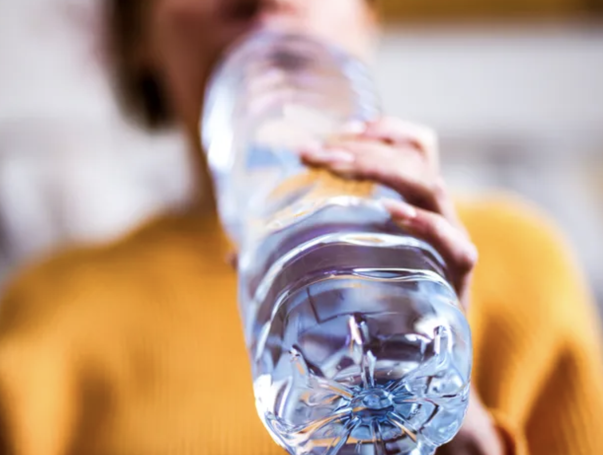 πλαστικό μπουκάλι νερού 